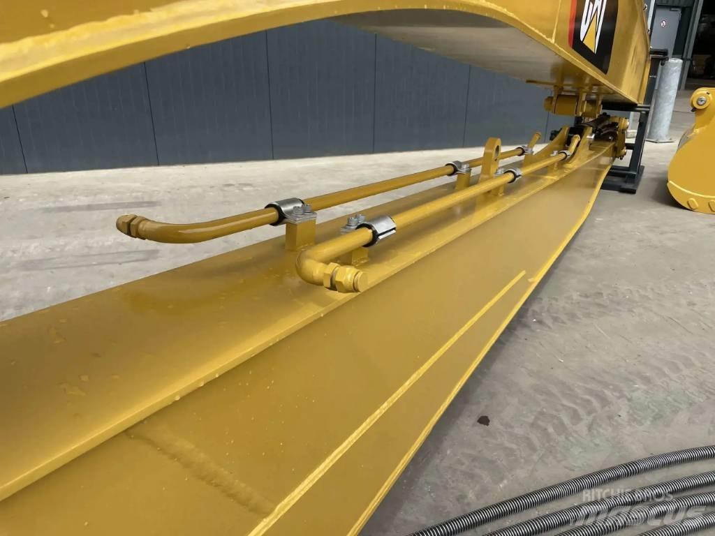 CAT 323F 18m Set Grävutrustning