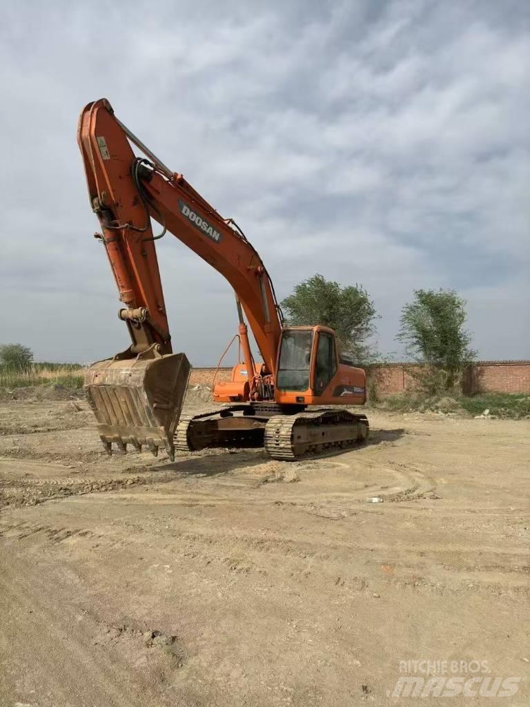 Doosan DH 300 LC-7 Bandgrävare