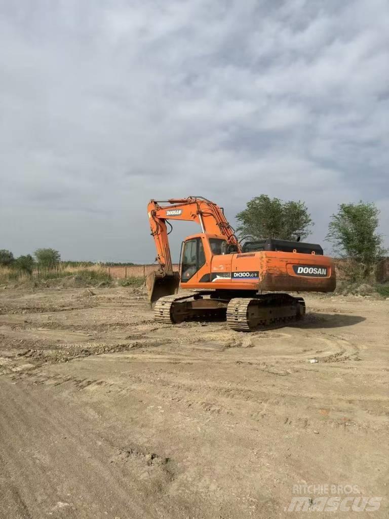 Doosan DH 300 LC-7 Bandgrävare
