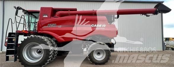 Case IH 8250 Skördetröskor