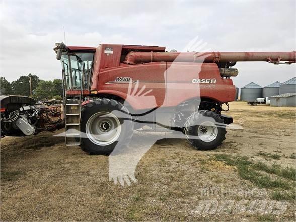 Case IH 8250 Skördetröskor