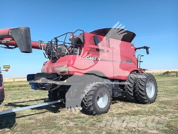Case IH 8250 Skördetröskor