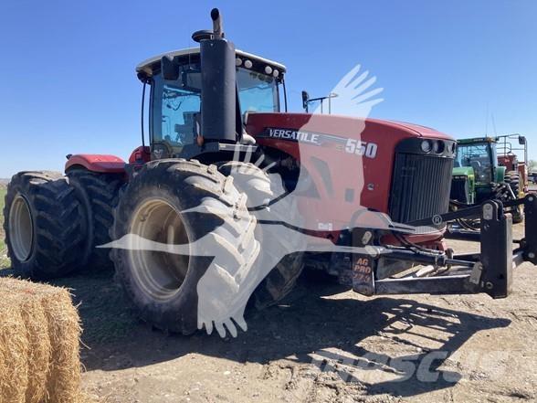 Versatile 550 Traktorer