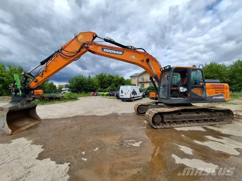 Doosan DX 225 LC-5 Bandgrävare