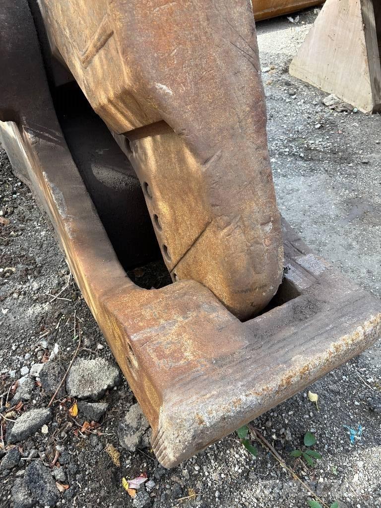 CAT 385 C Bandgrävare