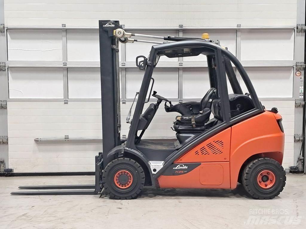 Linde H25T-02 Gasolmotviktstruckar