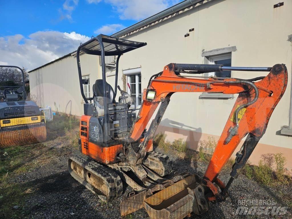 Hitachi ZX 19 U Minigrävare < 7t