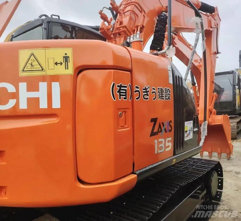 Hitachi 135US-6 Bandgrävare