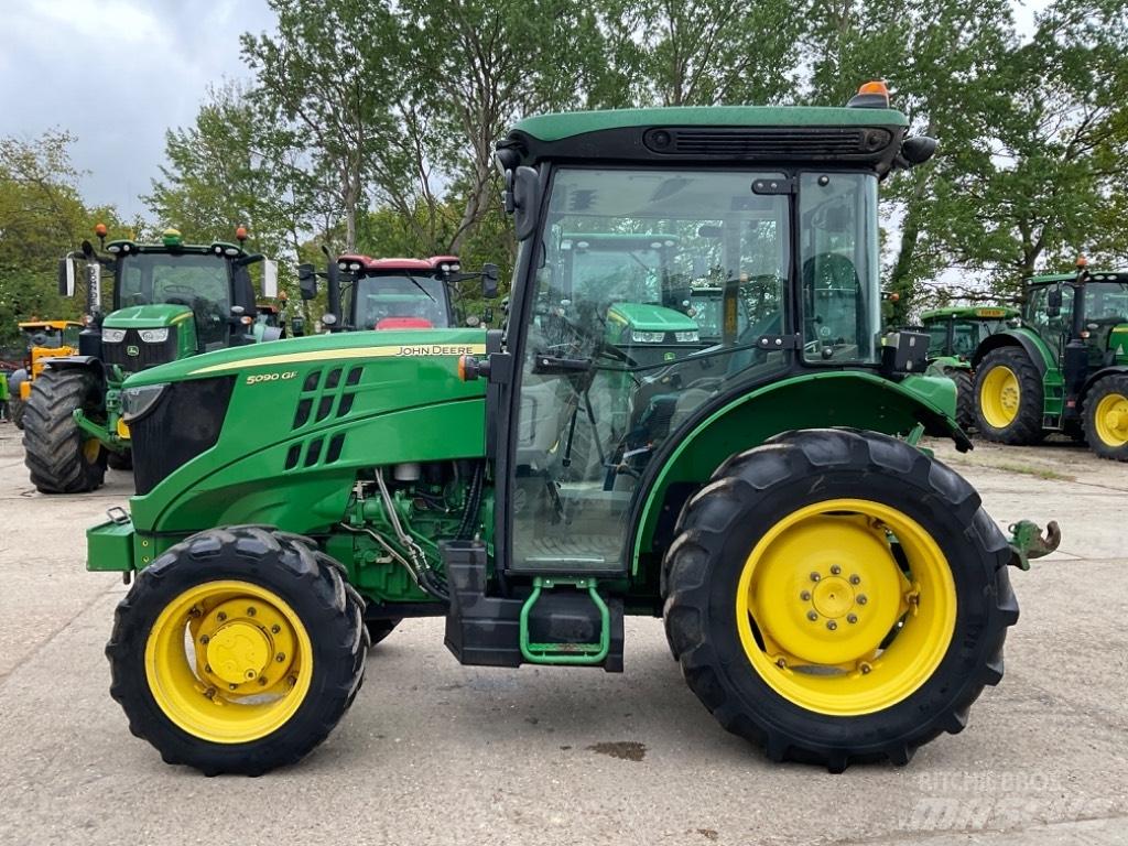John Deere 5090 GF Traktorer