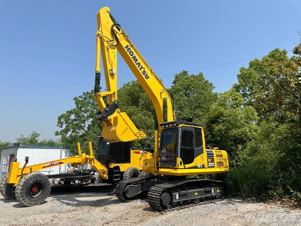 Komatsu PC200-8 Bandgrävare