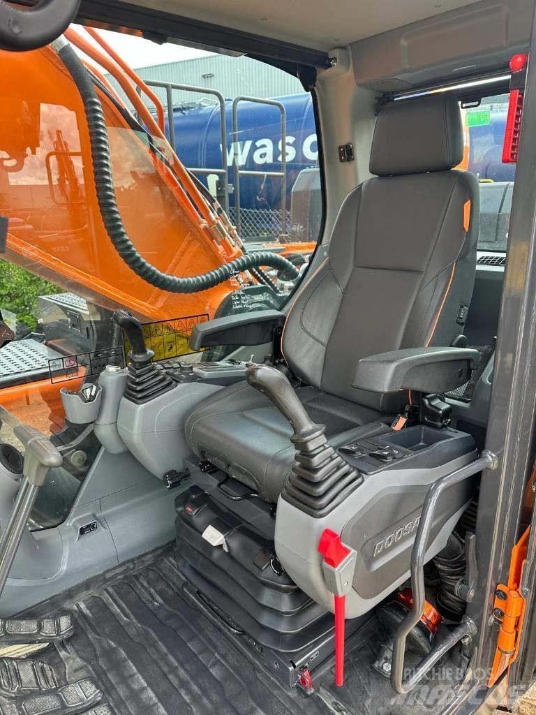 Doosan DX 350 NLC-7 Bandgrävare