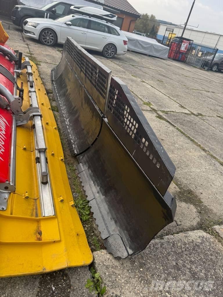 Kässbohrer PB 300 W Snöplogar