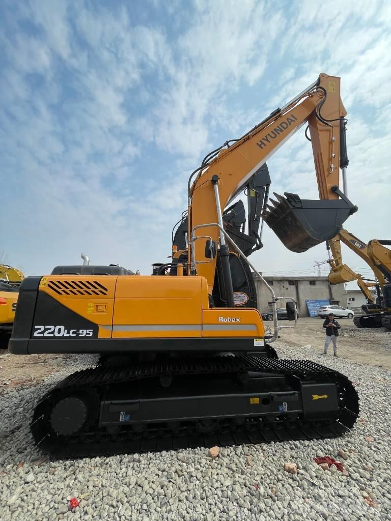 Hyundai 220 Bandgrävare