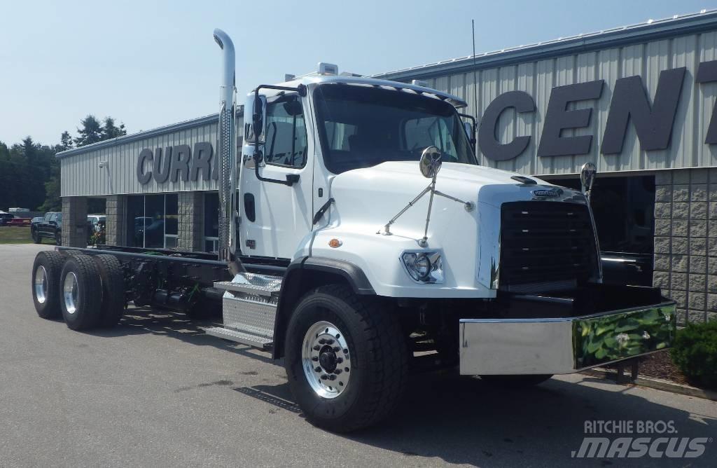 Freightliner 114 SD Chassier