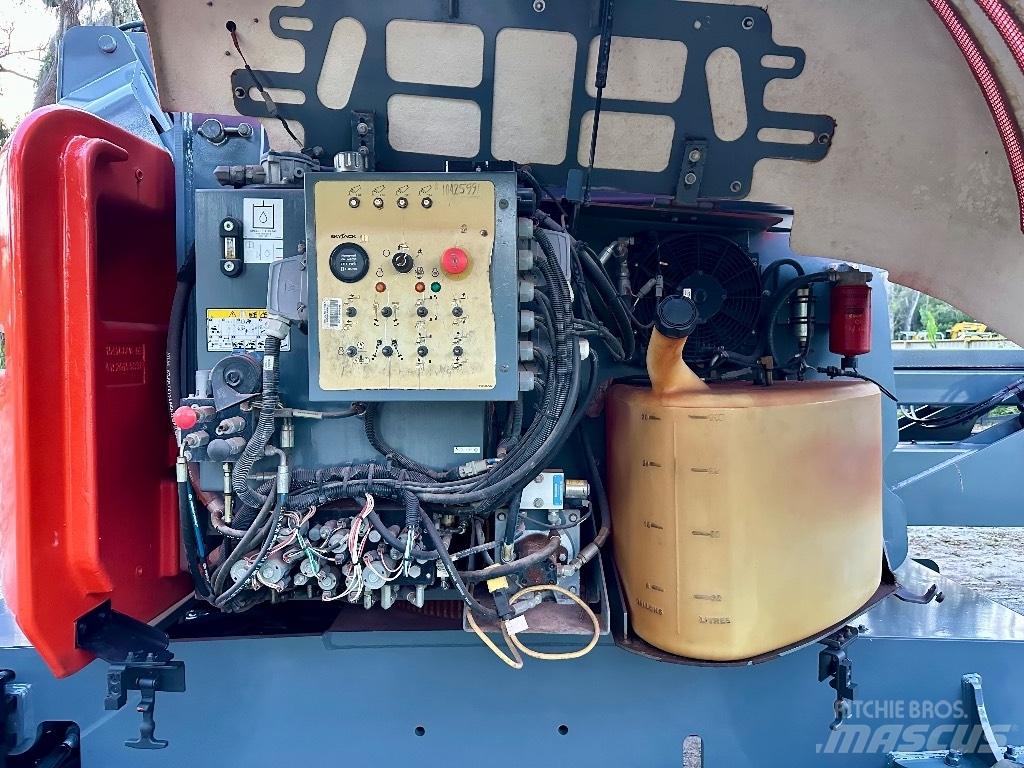 SkyJack SJ 63 AJ Bomliftar