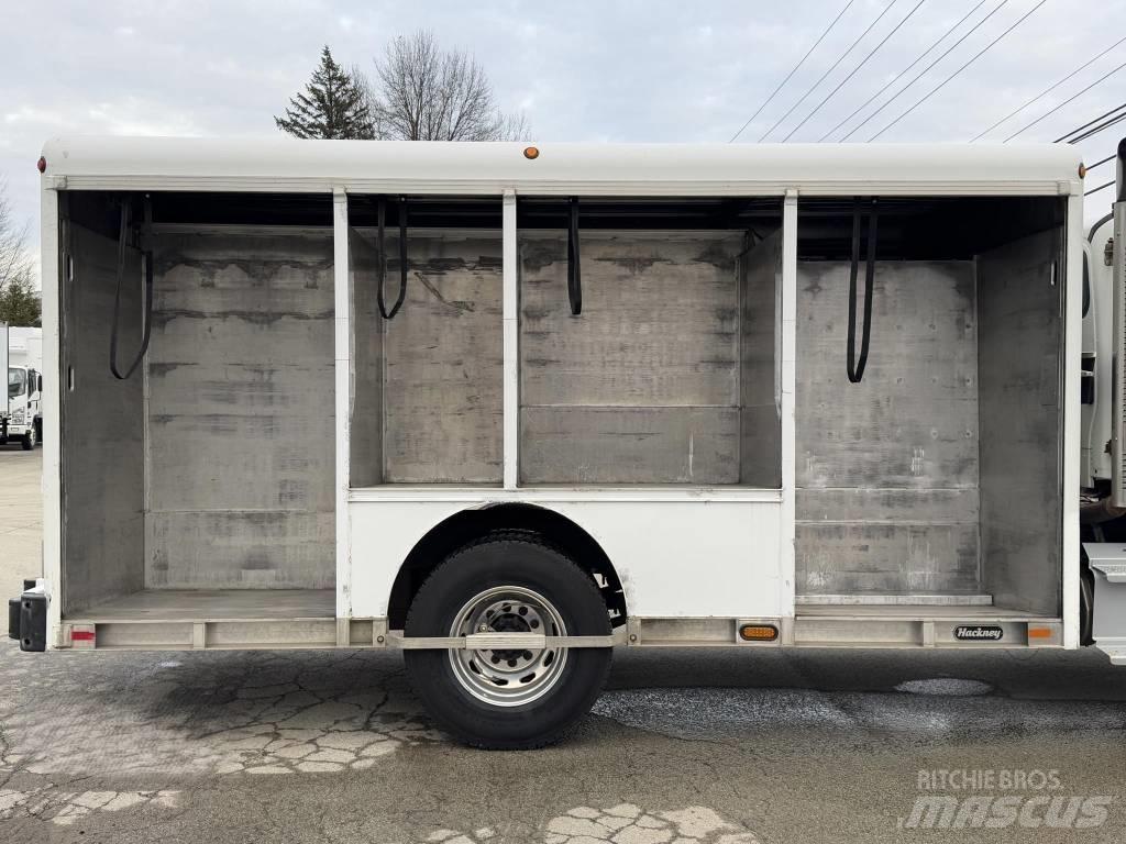 Freightliner M2 Lastbilar för dryckesleveranser