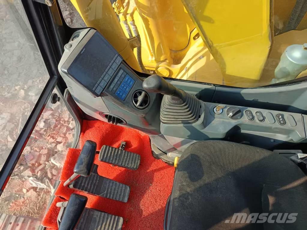 Komatsu PC 138 Bandgrävare
