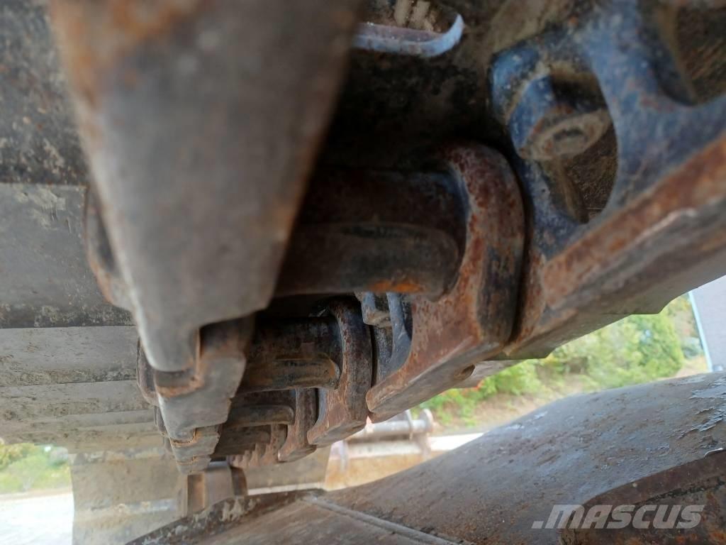 Hitachi ZX 135 US-6 Bandgrävare