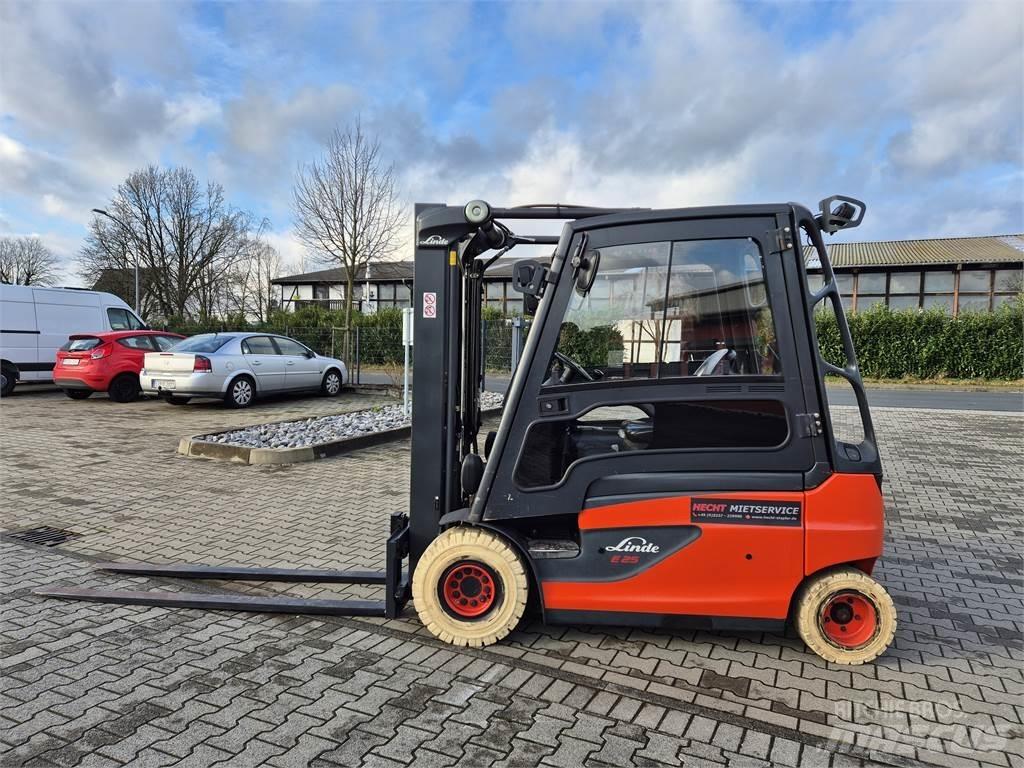 Linde E25L-01- Elmotviktstruckar