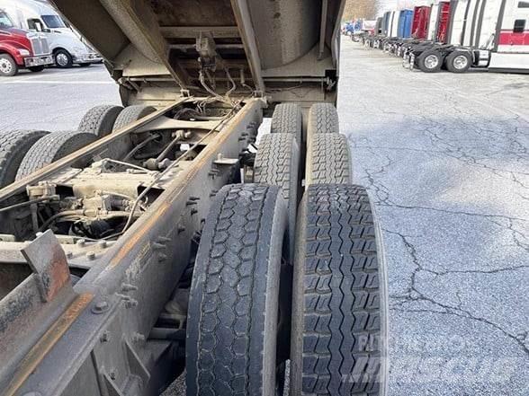 Mack GRANITE GU713 Tippbilar