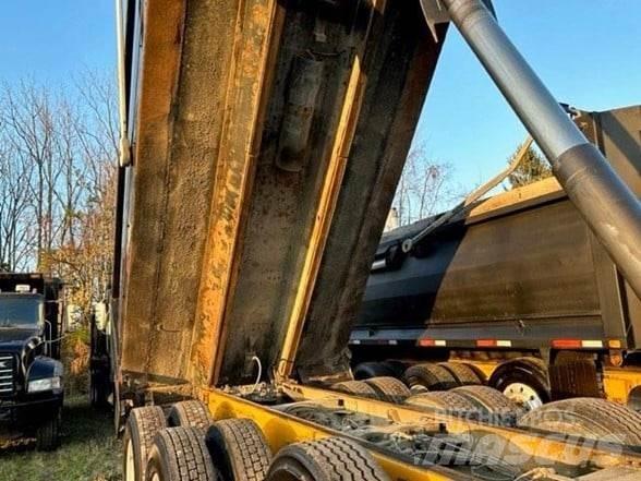 Mack GRANITE GU713 Tippbilar