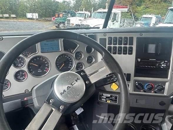 Mack GRANITE GU713 Tippbilar
