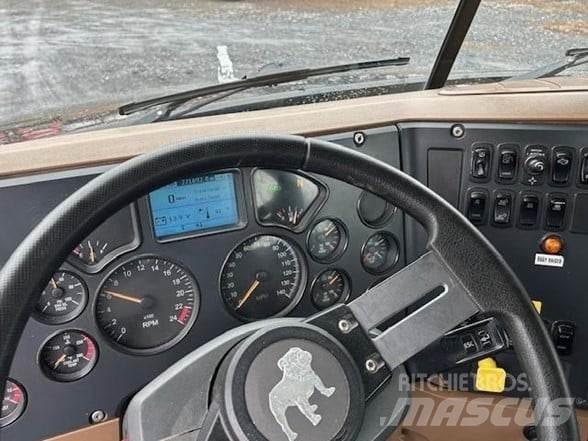 Mack GRANITE GU713 Tippbilar
