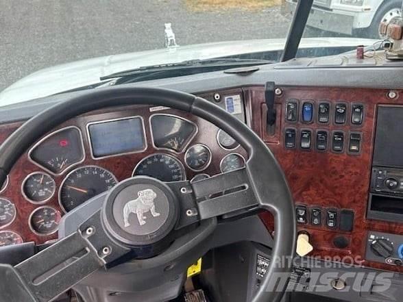 Mack GRANITE GU813 Sopbilar
