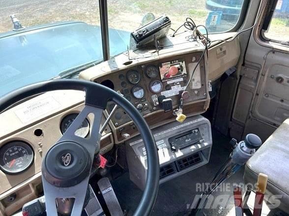 Mack RD686SX Sopbilar