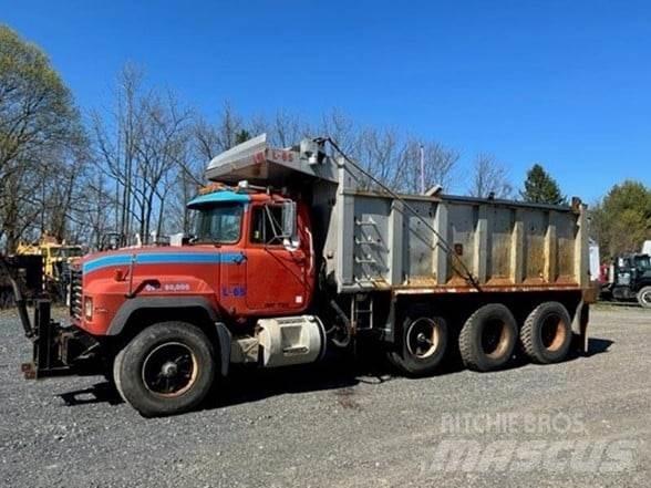 Mack RD688S Tippbilar