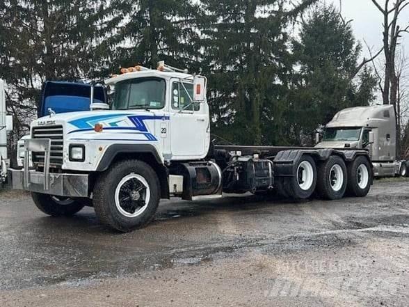 Mack RD690 Sopbilar