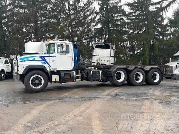 Mack RD690 Sopbilar