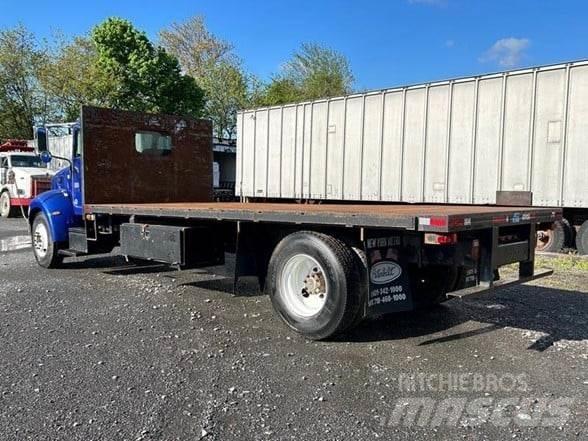 Peterbilt 330 Flakbilar