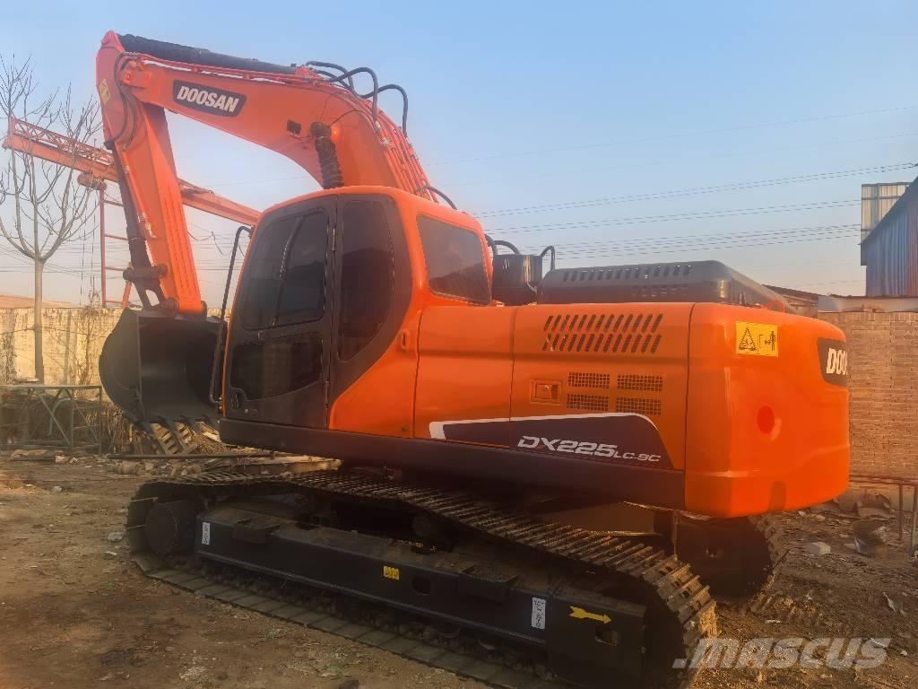 Doosan DX 225 LC-9c Bandgrävare