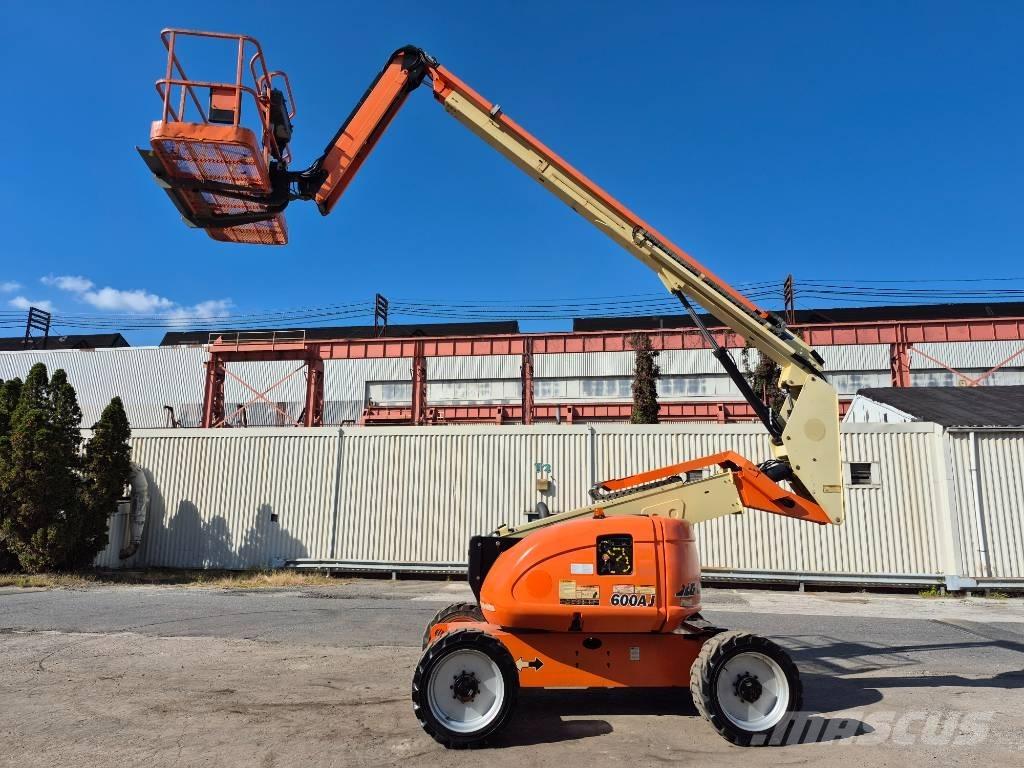 JLG 600 AJ Bomliftar