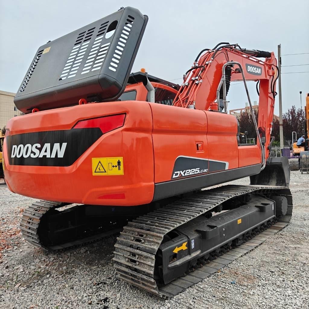 Doosan DX225LC-9C Bandgrävare