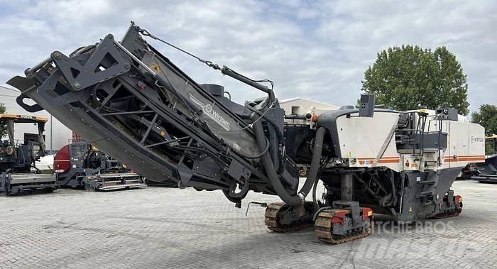 Wirtgen W 220 Asfaltskallfräsmaskiner