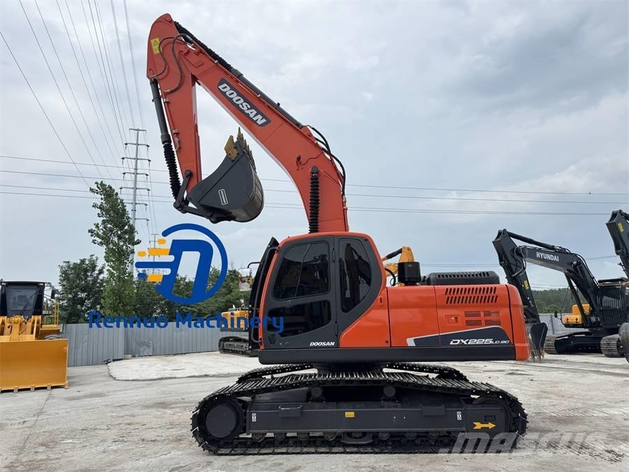 Doosan DX 225 LC-9C Bandgrävare