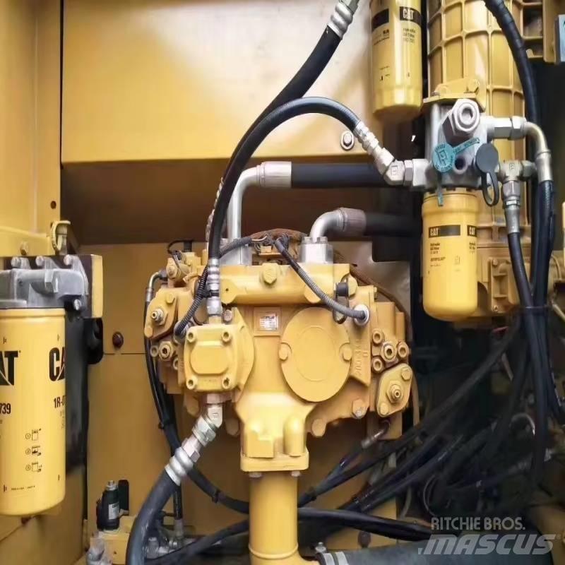 CAT 325 D Bandgrävare