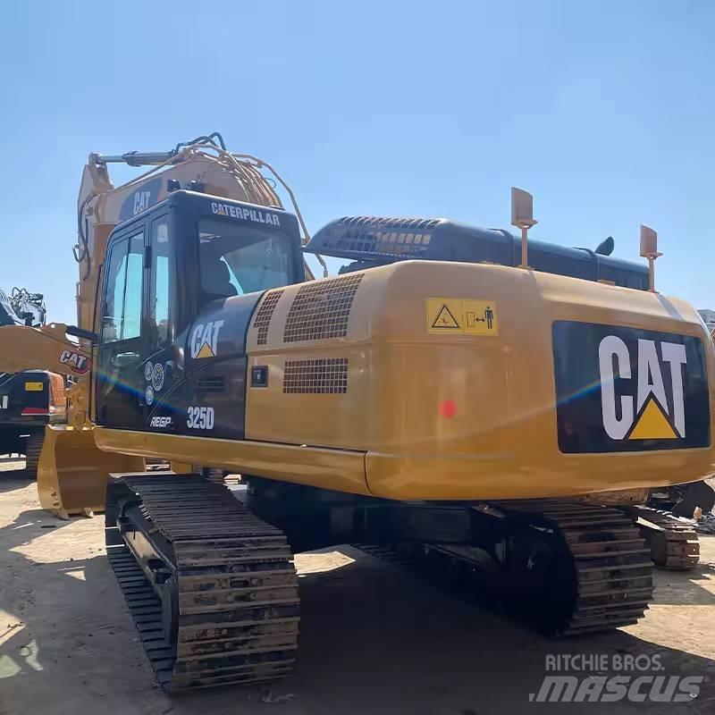 CAT 325 D Bandgrävare
