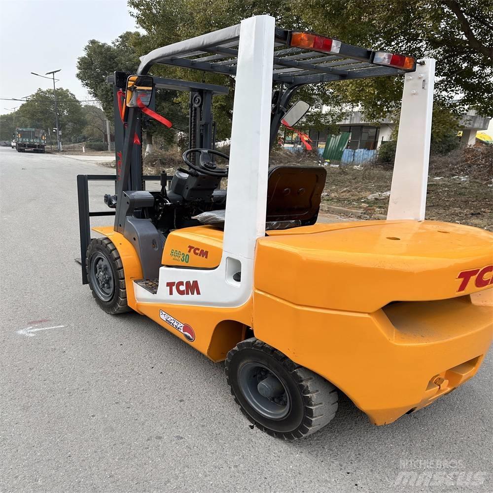 TCM FD30ZT Dieselmotviktstruckar