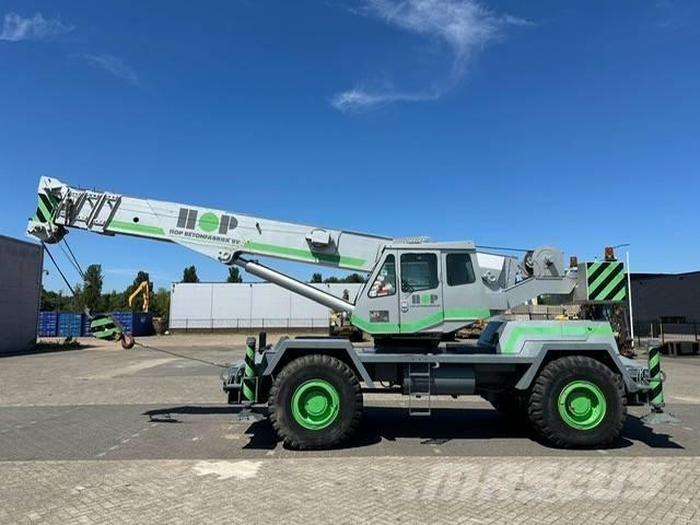 P&H 35 Allterrängkranar