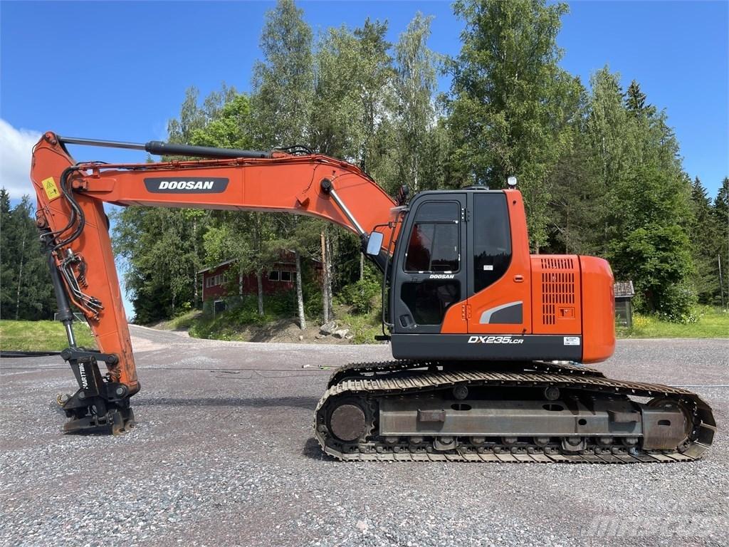 Doosan DX 235 LCR Bandgrävare