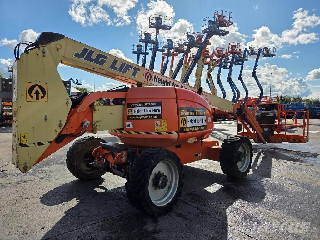 JLG 600 AJ Bomliftar