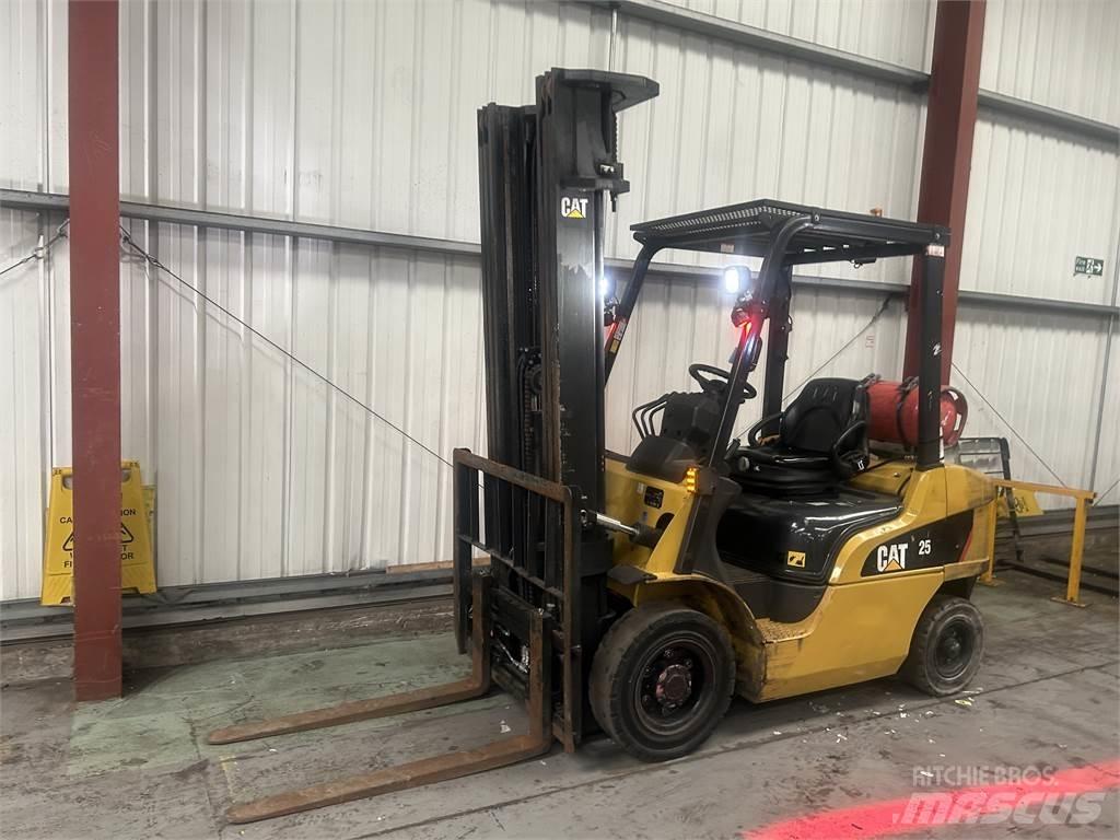 CAT GP25NT Gasolmotviktstruckar