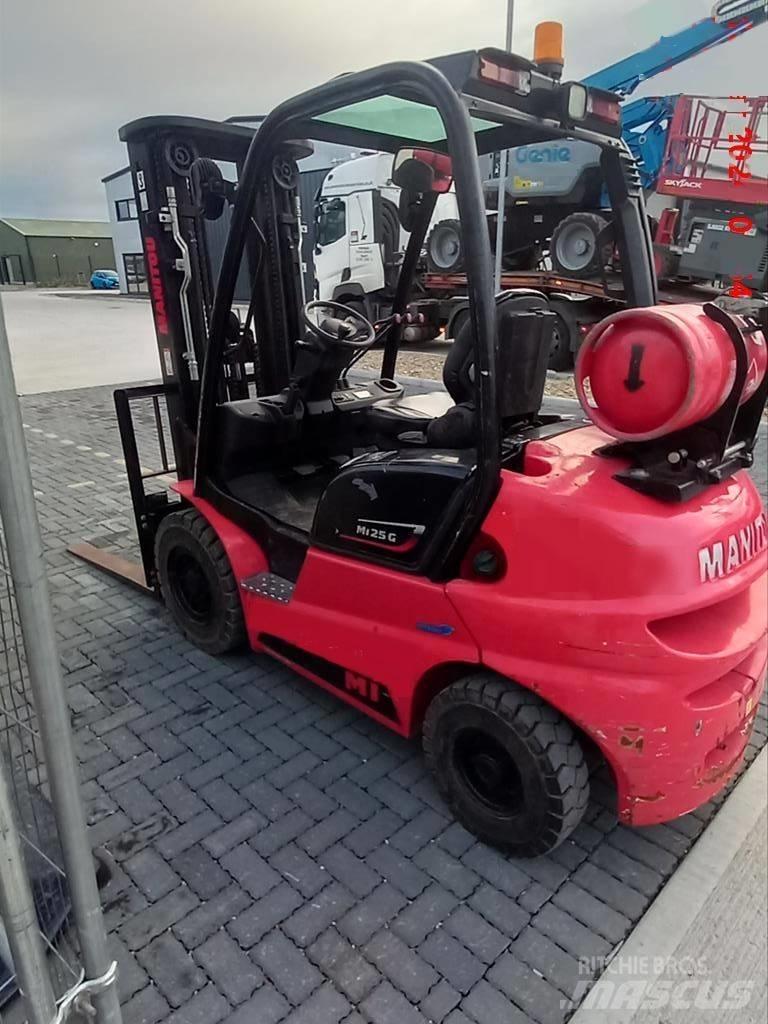 Manitou MI 25 G Gasolmotviktstruckar