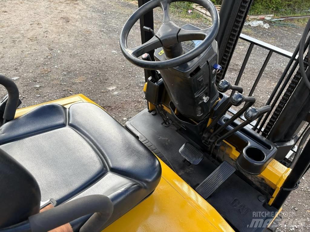 CAT EP 30 K Elmotviktstruckar