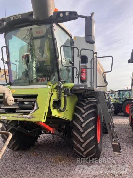CLAAS TRION 530 Skördetröskor