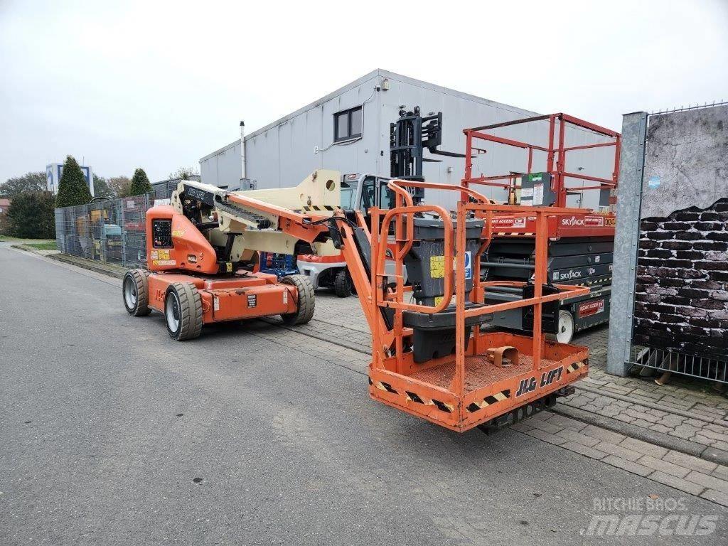 JLG M 450 AJ Bomliftar