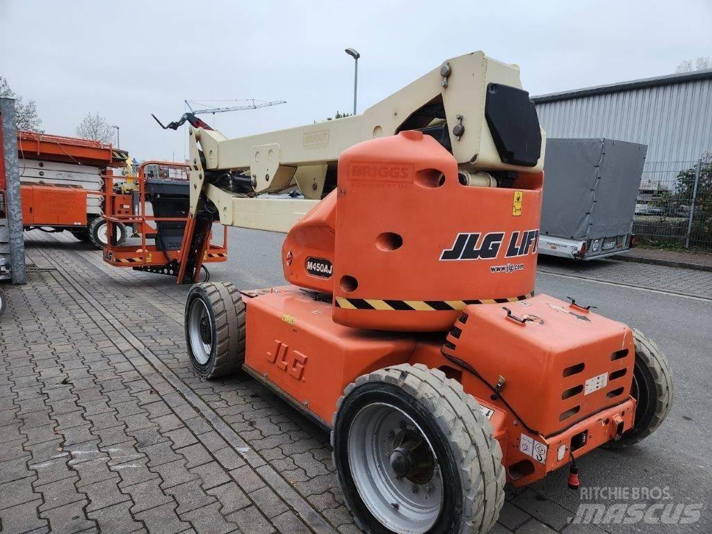 JLG M 450 AJ Bomliftar